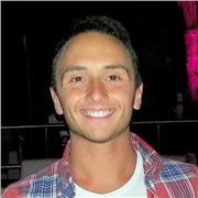 Docente di scuola secondaria di secondo grado impartisce ripetizioni